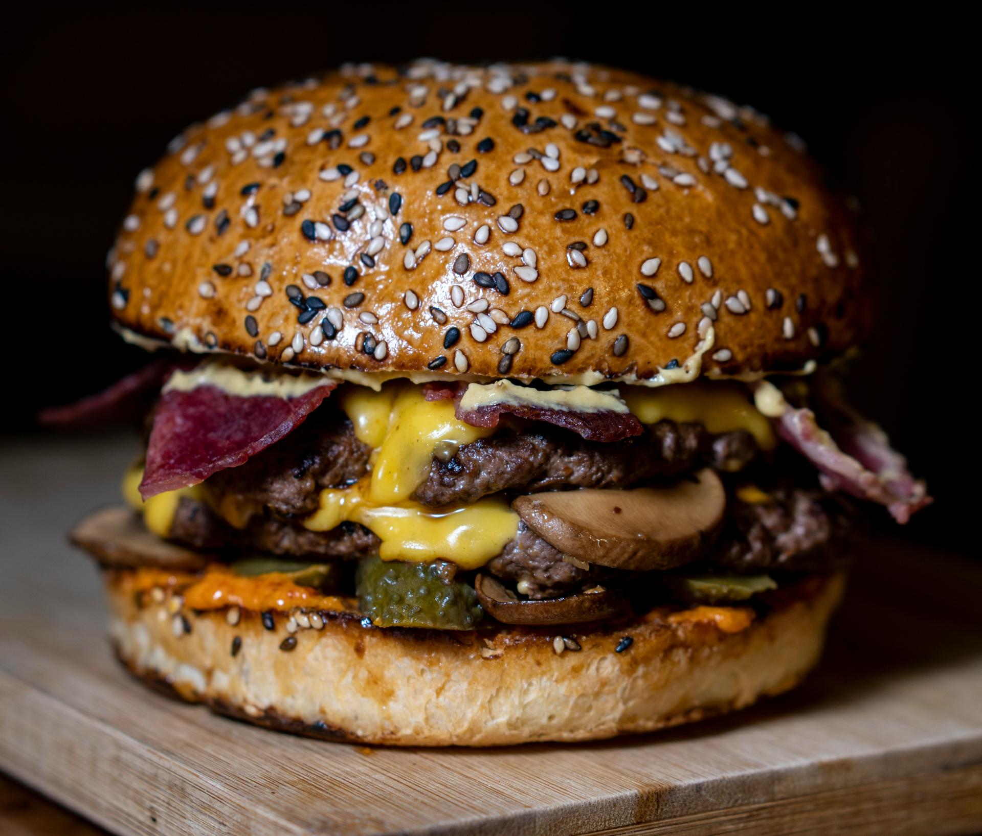 close-up-picture-of-burger